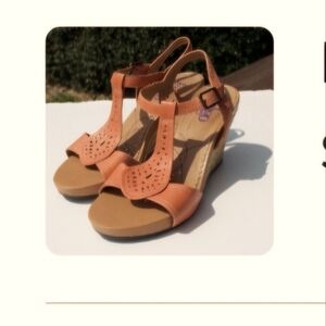 Peach Sandals Wedges Indigo by Clarks 7.5